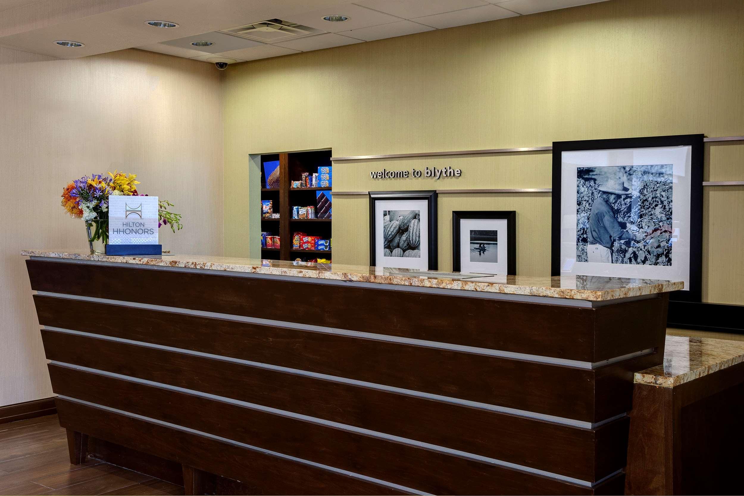 Hampton Inn & Suites Blythe, Ca Экстерьер фото